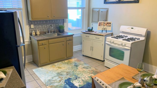 Transforming Spaces: Blending Modern and Retro Kitchen Designs