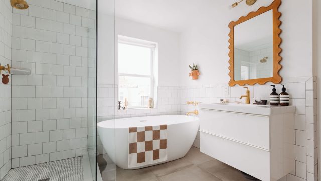 Why Showers Are Surpassing Bathtubs in Modern Homes