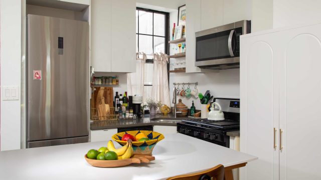 Innovative Kitchen Tool: The Colander That Maximizes Your Fridge Space