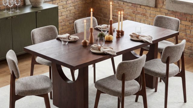 Mastering the Art of Stress-Free Dinner Hosting