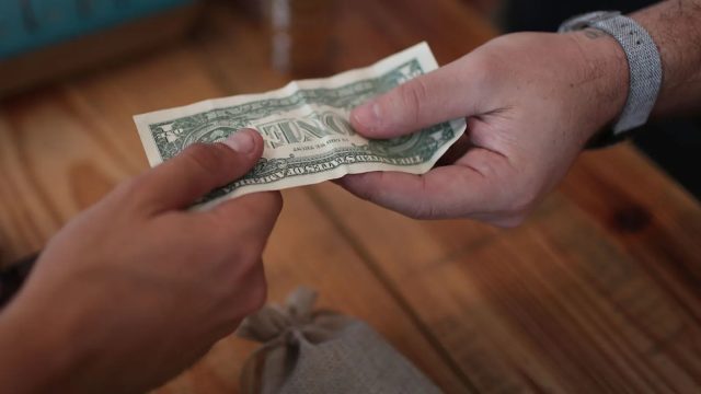 Employers Forecast Continued Modest Salary Growth Amid Economic Shifts