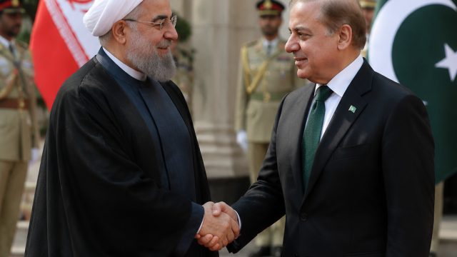 Iran's Diplomatic Move: President Visits Pakistan Amid Peace Talks