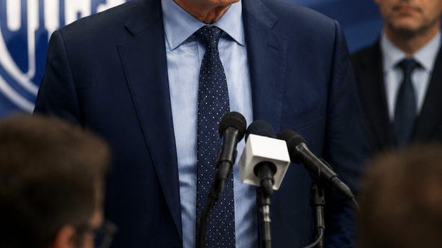 Edmonton Oilers Appoint Mike Babcock as New Head Coach Amid Controversy