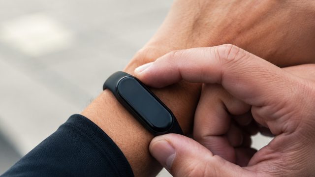 Fitbit Air: A Game Changer in Smart Fitness Tracking