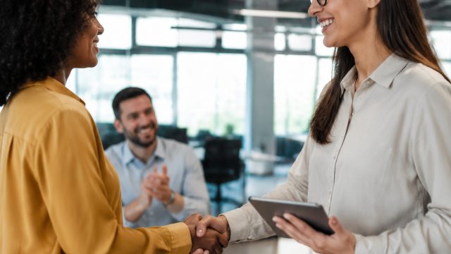 Navigating Employee Transitions: Best Practices for Smooth Handoffs