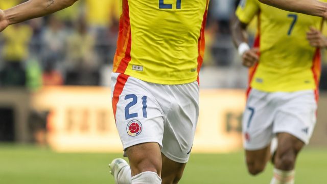 Muñoz Shines as Colombia Advances to World Cup Knockouts